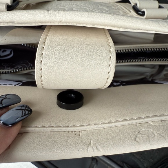 Betsey Johnson cream Halloween embossed Skull tote w Skull Keychain 2024 - Picture 7 of 14